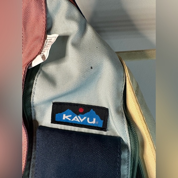 KAVU Rope Crossbody Pack – Colorblock Outdoor Bag- Hiking Bag - Sling Bag - Picture 2 of 13